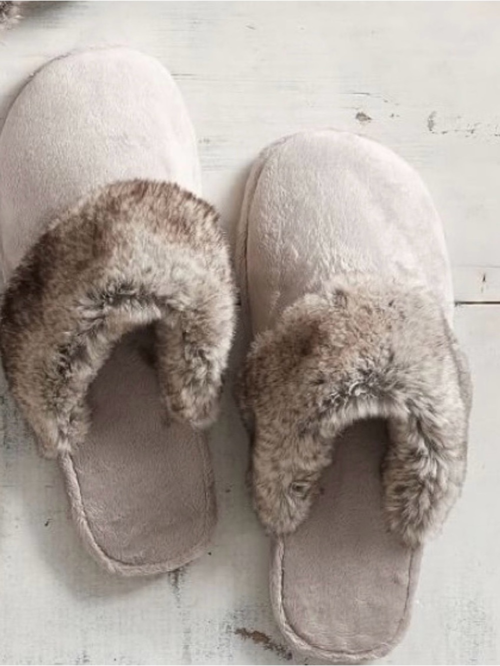 Pottery Barn Faux Fur Ombré Tipped Slippers . Size Women’s Medium 8-9